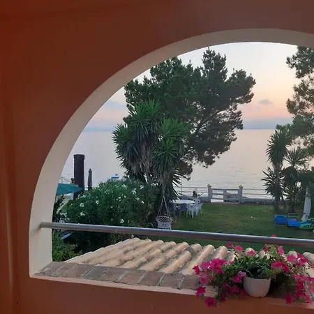 By The Sea - πάνω στη θάλασσα